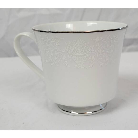 Crown Victoria Lovelace 3.25" Teacup - Picture 1 of 4